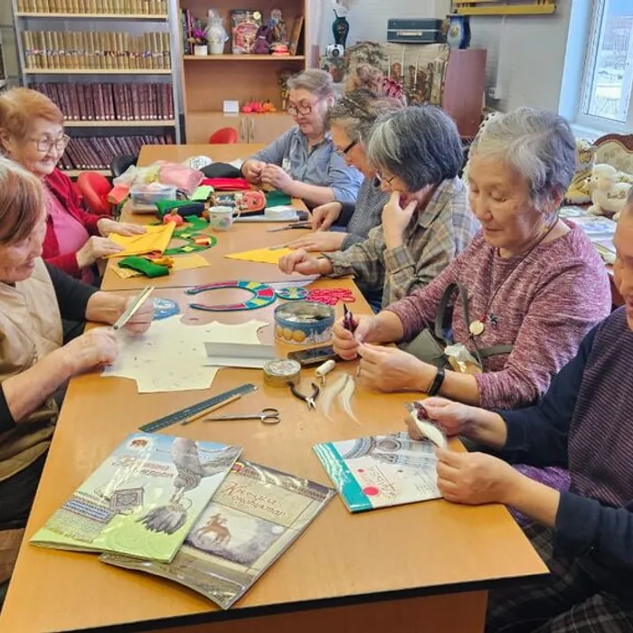 МАСТЕР-КЛАСС ПО СОЗДАНИЮ НАГРУДНОГО УКРАШЕНИЯ